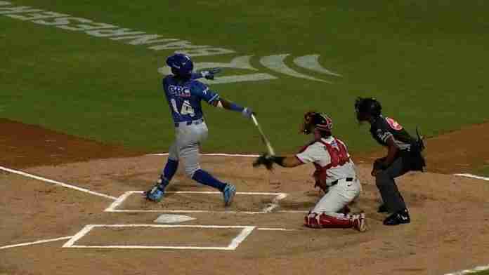 Licey avasalla a los Leones del Escogido